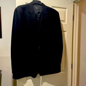 Perfect condition varsity hall men’s sports coat! Worn 2x for formal events.